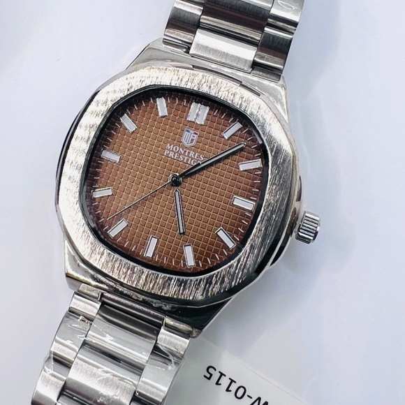 Montres Prestige Men\'s Quartz Watch 42MM NWT